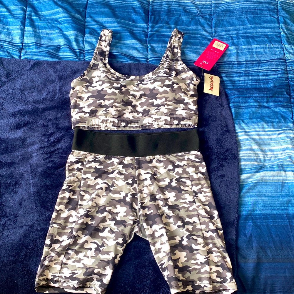 Camouflage 2 Piece Work-Out Fit